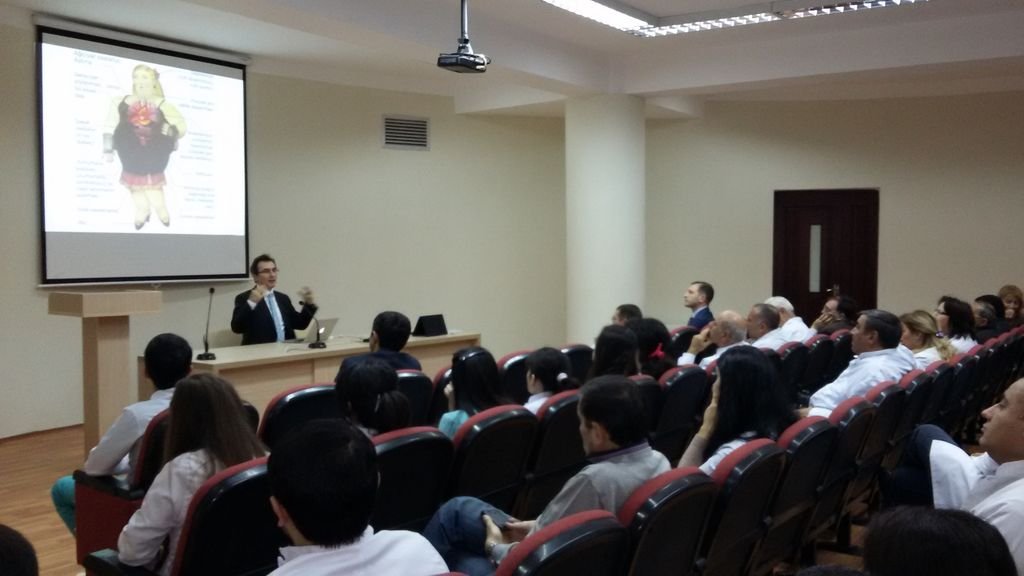 professor Ahmet Türkçapar 1-ci Carrahiyyə Kafedrasında