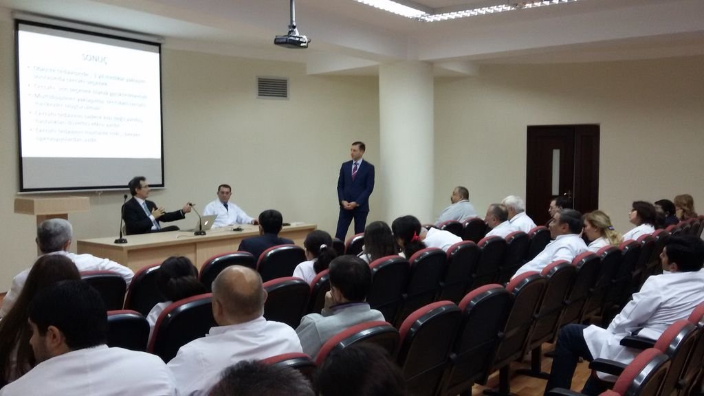 professor Ahmet Türkçapar 1-ci Carrahiyyə Kafedrasında