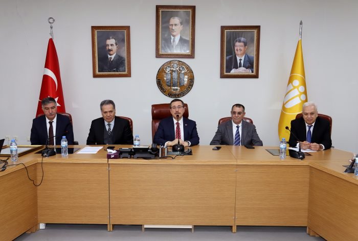 professor nuru bayramov ilğnü universitetində